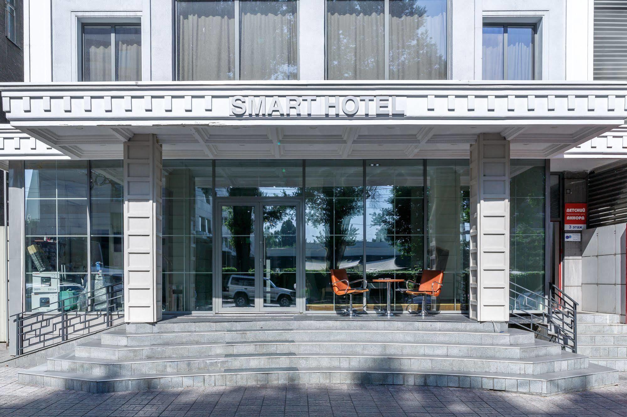 Smart Hotel Bișkek Exterior foto